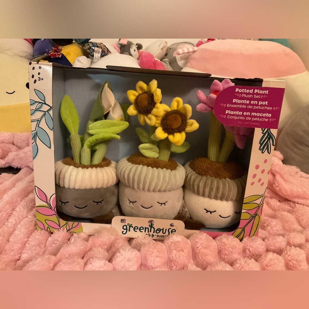 Greenhouse by Russ stuffed potted plants nwt